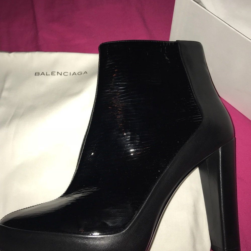 100% authentic Balenciaga Booties